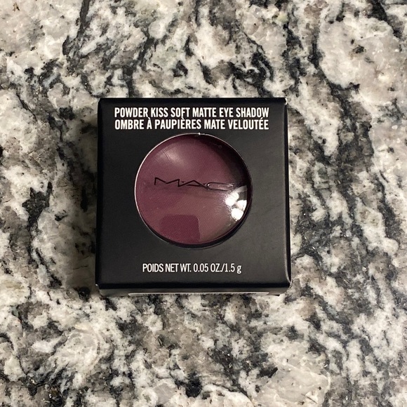 MAC Powder Kiss Soft Matte Eyeshadow P For Potent - Brand NEW - Picture 3 of 6